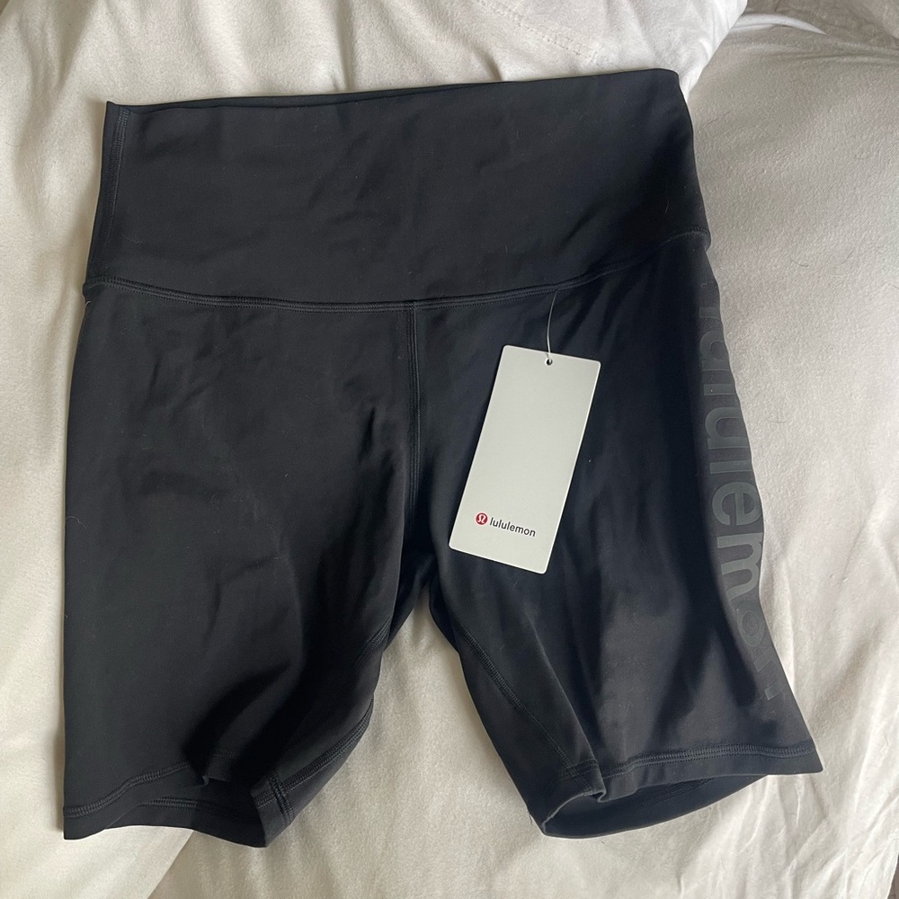 lululemon align HR short 8” logo size 10